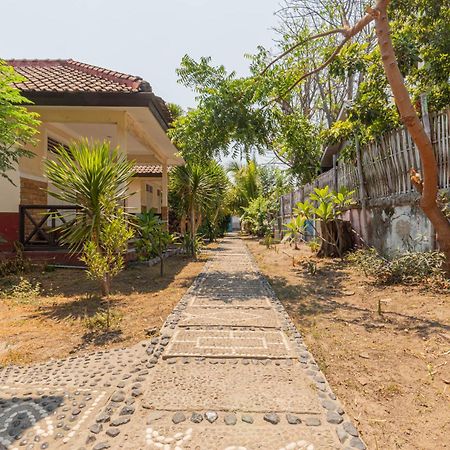 Homestay Lucu 2 吉利特拉旺安 外观 照片