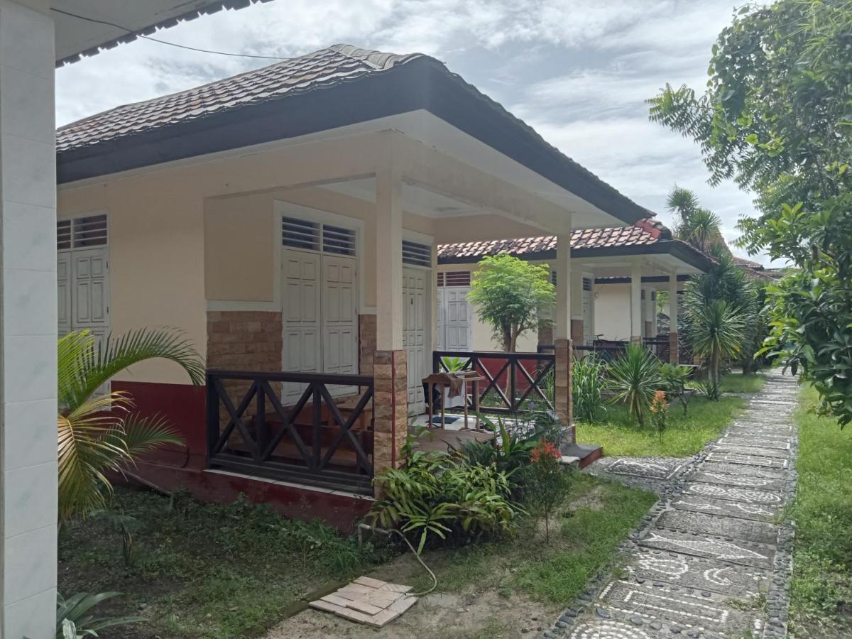 Homestay Lucu 2 吉利特拉旺安 外观 照片