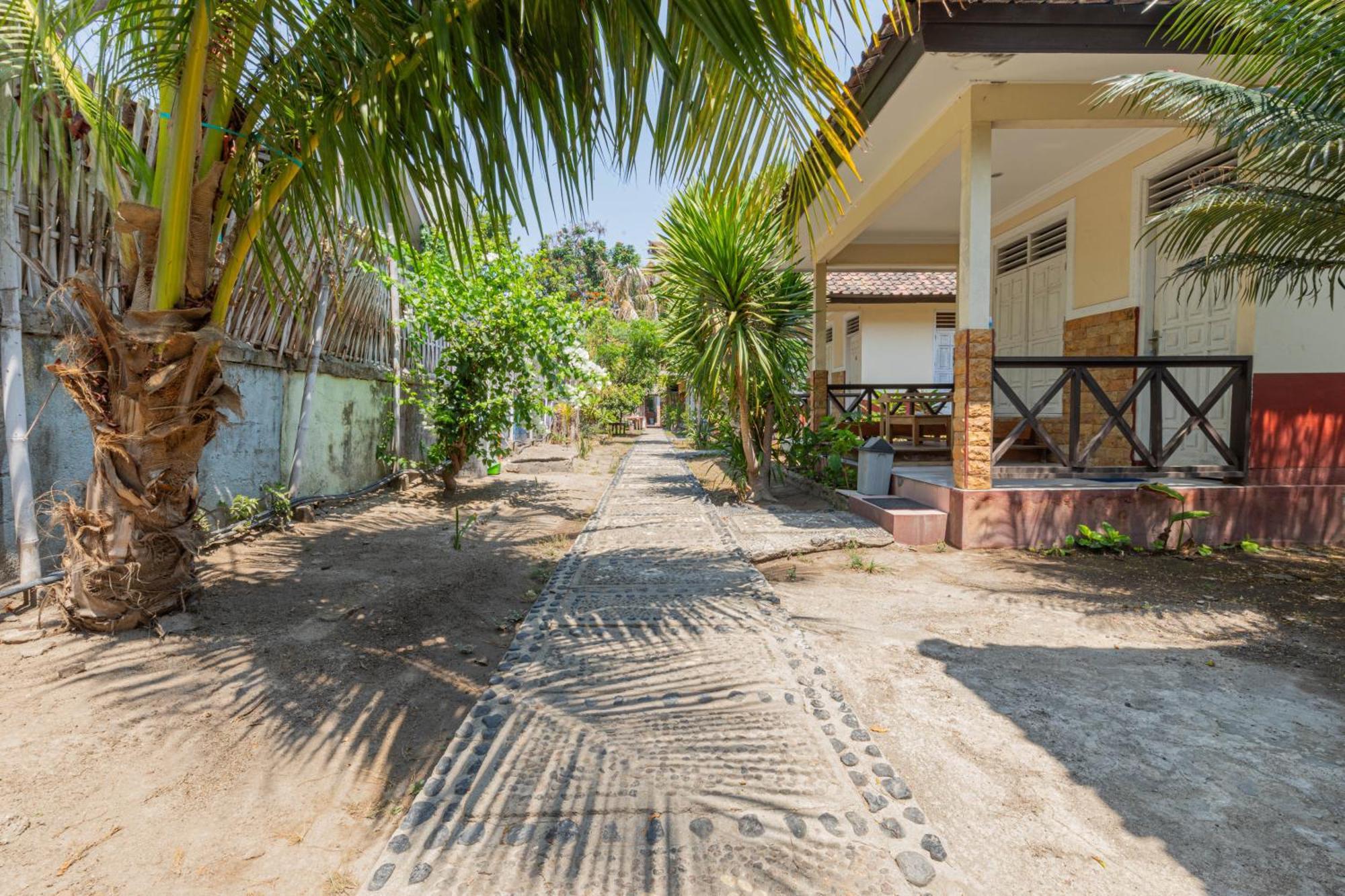 Homestay Lucu 2 吉利特拉旺安 外观 照片